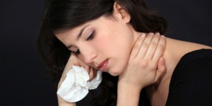 cara mengatasi sakit tenggorokan