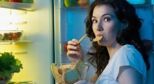 Ternyata Makan Kudapan di Malam Hari Pun Memiliki Manfaat Besar!