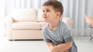 cara mengatasi sakit perut pada anak