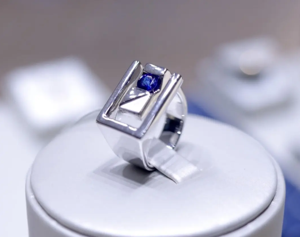 5 Kesalahan Umum Saat Memilih Cincin Pria yang Harus Anda Hindari!